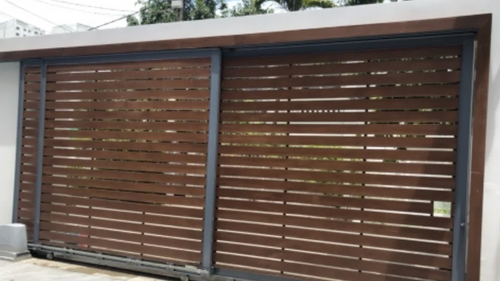 Của tự động vừa lắp đặt