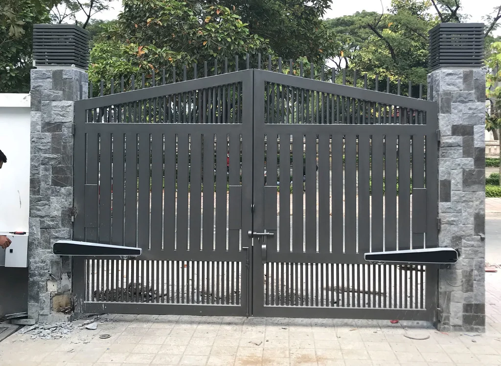 Cổng thường xuyên di chuyển không đúng hành trình
