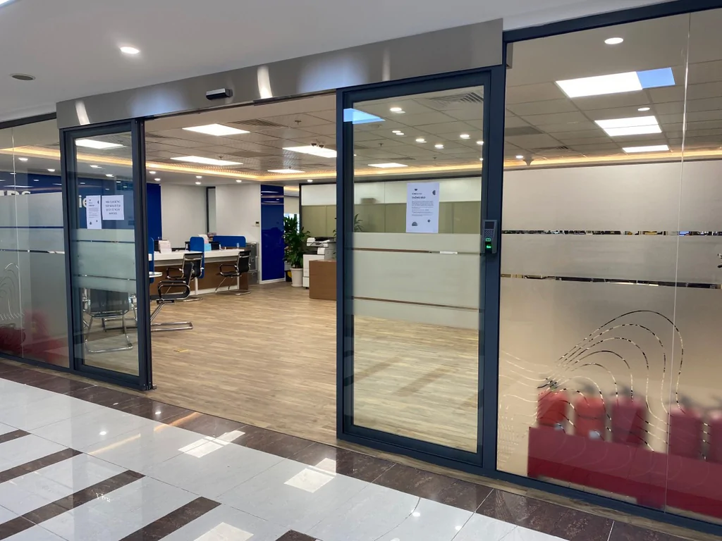 Cửa gặp phải vật cản trong quá trình di chuyển
