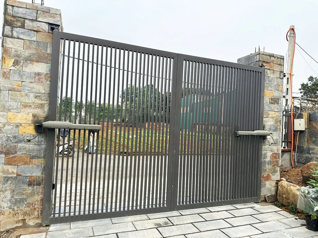 Cổng tự động tay đòn - Sự lựa chọn truyền thống hiện đại