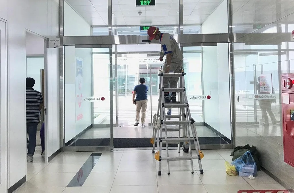 Cửa không thể đóng hoặc mở đúng cách