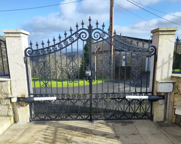 Hướng dẫn chọn mua cổng tự động cho biệt thự